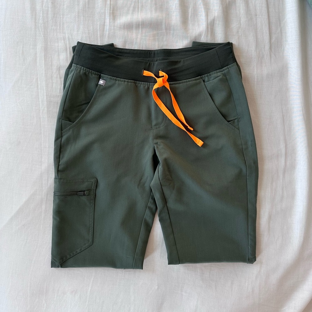 Figs Scrubs Zamora Joggers | MOSS | XST